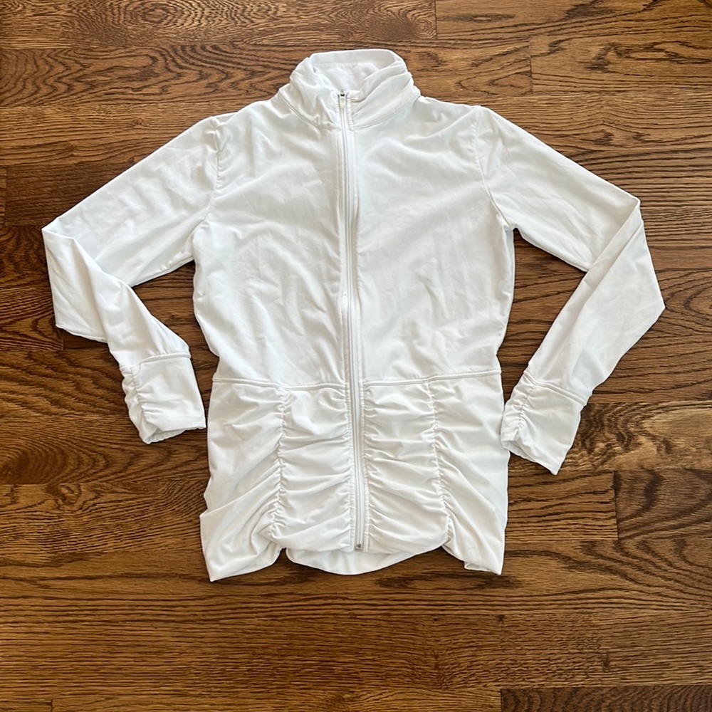Excellent condition! Great “rouched” detail. No stains or holes